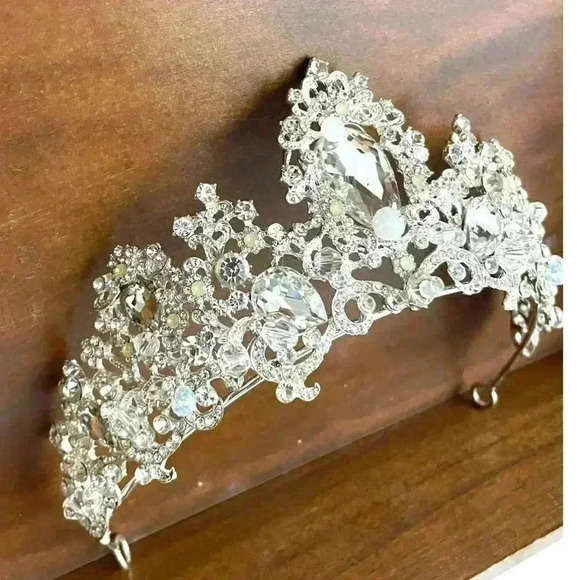 Clear Rhinestone Silver Tone Metal Tiara Crown Pearl Beaded Floral - Picture 16 of 16